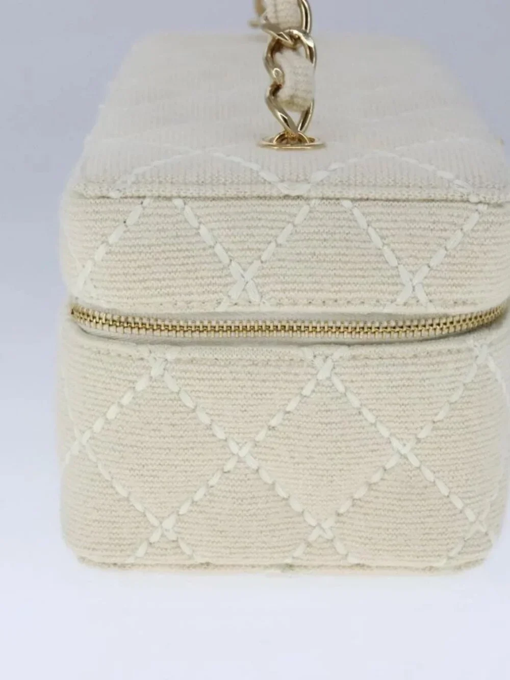 CHANEL brand	chanel color	white